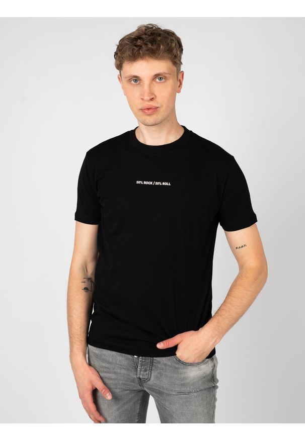 John Richmond T-shirt | HMP25016TS | Mężczyzna | Czarny. Okazja: na co dzień. Kolor: czarny. Materiał: bawełna. Wzór: nadruk. Styl: elegancki, casual