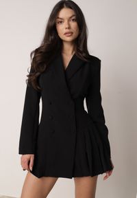 Born2be - Czarna Sukienka o Kroju Marynarki VICES z Poduszkami w Ramionach Serlina. Okazja: na co dzień. Kolor: czarny. Styl: elegancki, klasyczny, casual #1