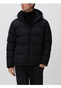 Reserved - Pikowana kurtka z kapturem - czarny. Typ kołnierza: kaptur. Kolor: czarny. Materiał: tkanina #1