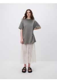 Reserved - Długi t-shirt - jasnoszary. Kolor: szary. Materiał: bawełna, dzianina. Długość: długie