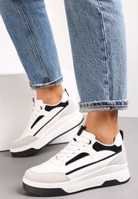 Renee - Biało-Czarne Wiązane Sneakersy na Grubej Podeszwie Maenrel. Wysokość cholewki: przed kostkę. Kolor: biały. Materiał: jeans, dresówka. Szerokość cholewki: normalna. Wzór: aplikacja