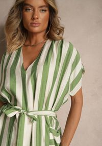 Renee - Zielona Pudełkowa Sukienka z Wiskozą z Motywem Pasków i Wiązaniem Lumierae. Okazja: na co dzień. Kolor: zielony. Materiał: wiskoza. Styl: elegancki, casual