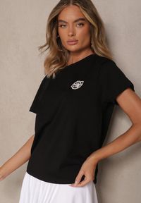 Renee - Czarny Bawełniany T-shirt z Naszywką Firavelle. Okazja: na co dzień, na spotkanie biznesowe. Kolor: czarny. Materiał: bawełna. Wzór: aplikacja. Styl: biznesowy, casual #5
