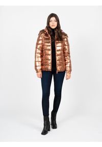 Guess Kurtka Bomberka | W2BL26 WEWC0 | Kobieta | Złoty. Typ kołnierza: kaptur. Kolor: złoty. Materiał: poliamid. Długość rękawa: długi rękaw. Długość: długie. Wzór: aplikacja. Styl: elegancki #1
