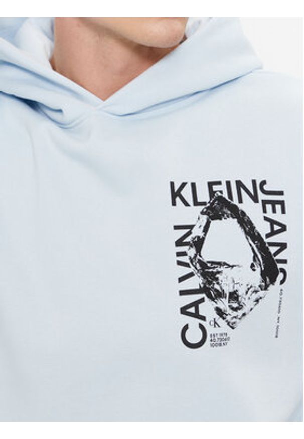 Calvin Klein Jeans Bluza Modern Metals Graphic J30J324626 Błękitny Regular Fit. Kolor: niebieski. Materiał: bawełna, syntetyk