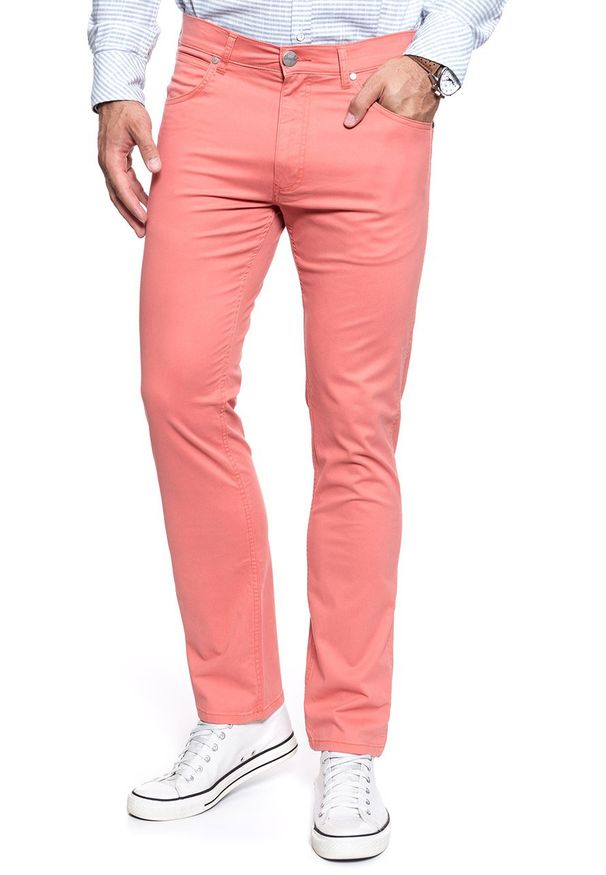 Wrangler - WRANGLER SPODNIE MĘSKIE GREENSBORO CORAL W15QWAR03 112127119. Materiał: materiał