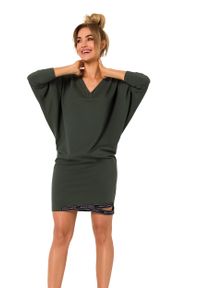 MOE - Sukienka z Logowanym Lampasem na Dole - Zielona. Kolor: zielony. Materiał: bawełna, elastan