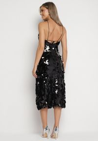 Born2be - Czarna Asymetryczna Sukienka Bogato Zdobiona Cekinami z Wiązaniem na Plecach Lericie. Kolor: czarny. Wzór: aplikacja. Typ sukienki: asymetryczne #3