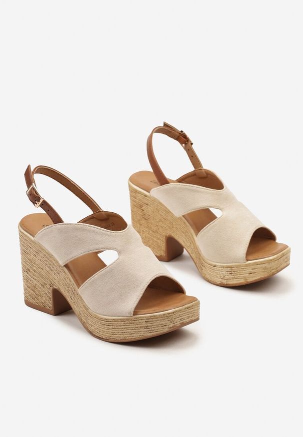 Born2be - Beżowe Sandały Boho z Paskiem z Ekozamszu na Słupku z Platformą Effias. Okazja: na spotkanie biznesowe. Zapięcie: pasek. Kolor: beżowy. Materiał: len. Obcas: na platformie. Styl: boho
