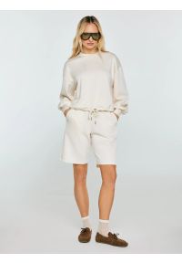 Big-Star - Szorty damskie dresowe z wiskozy kremowe Lunaras 102. Kolor: kremowy. Materiał: wiskoza, dresówka. Styl: elegancki, klasyczny #2