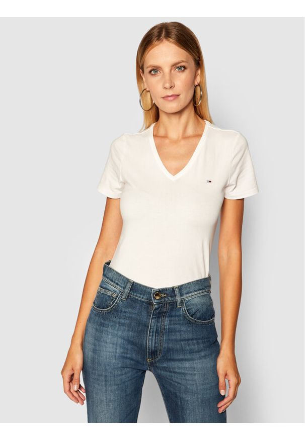 Tommy Jeans T-Shirt Tjw Skinny Stretch DW0DW09197 Biały Slim Fit. Kolor: biały. Materiał: bawełna