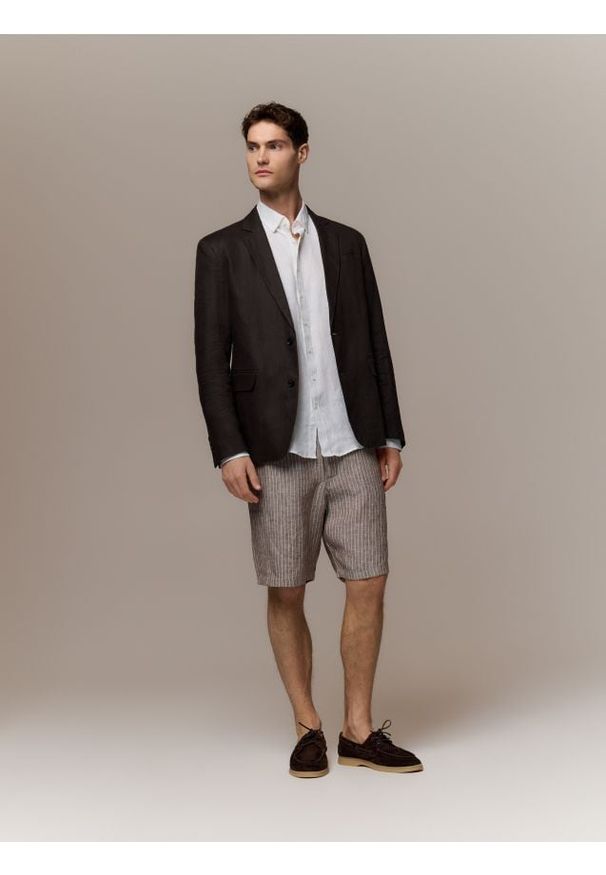 Reserved - Lniane szorty regular fit - wielobarwny. Materiał: len