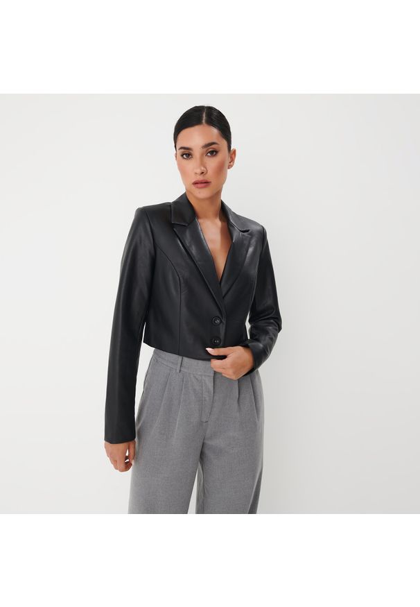 Mohito - Krótka marynarka - Czarny. Kolor: czarny. Długość: krótkie