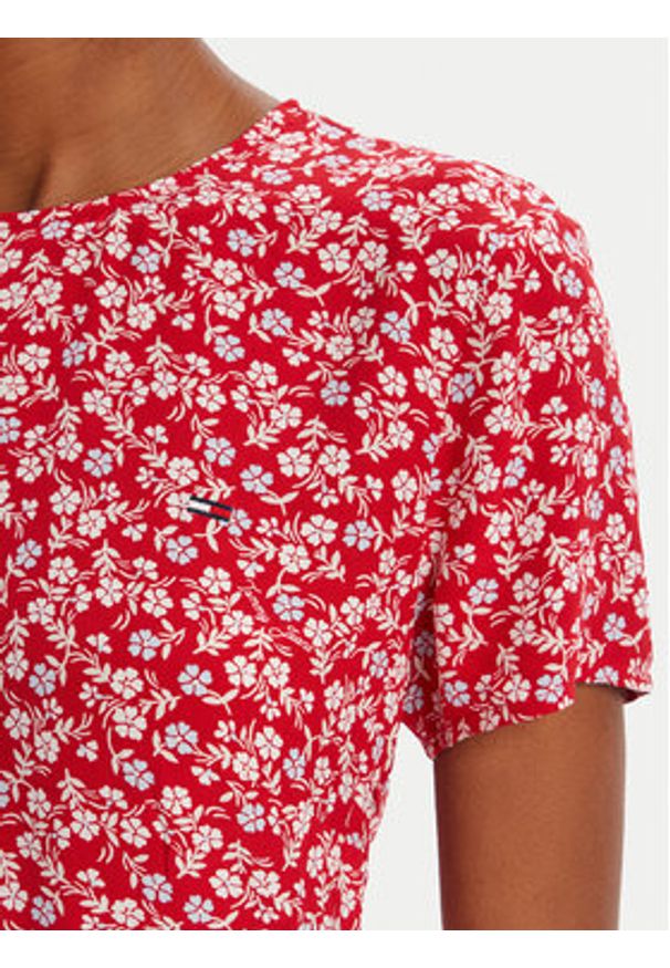 Tommy Jeans Sukienka codzienna DW0DW21120 Czerwony Regular Fit. Okazja: na co dzień. Kolor: czerwony. Materiał: wiskoza. Typ sukienki: proste. Styl: casual