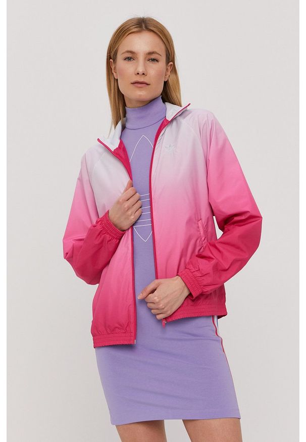 adidas Originals - Kurtka. Kolor: różowy. Materiał: materiał. Długość rękawa: raglanowy rękaw