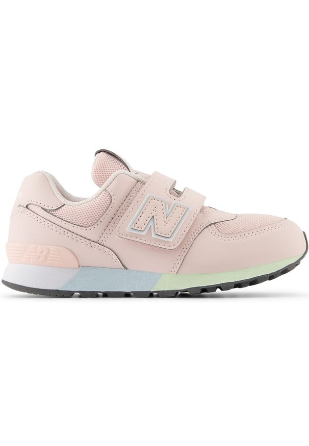 Buty dziecięce New Balance PV574MSE – różowe. Okazja: na uczelnię, na co dzień. Zapięcie: rzepy. Kolor: różowy. Materiał: guma, materiał, syntetyk. Szerokość cholewki: normalna. Model: New Balance 574. Sport: turystyka piesza