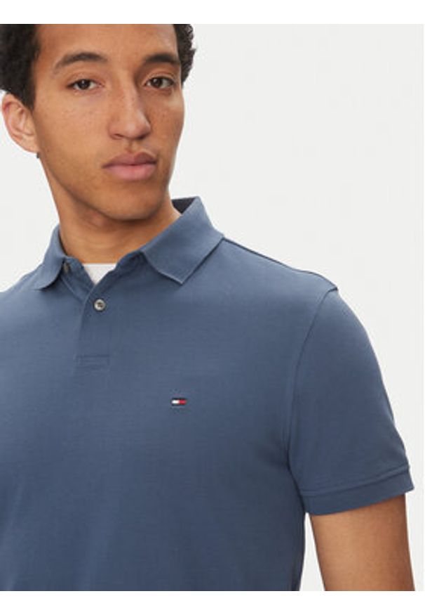 TOMMY HILFIGER - Tommy Hilfiger Polo 1985 MW0MW17770 Niebieski Regular Fit. Typ kołnierza: polo. Kolor: niebieski. Materiał: bawełna