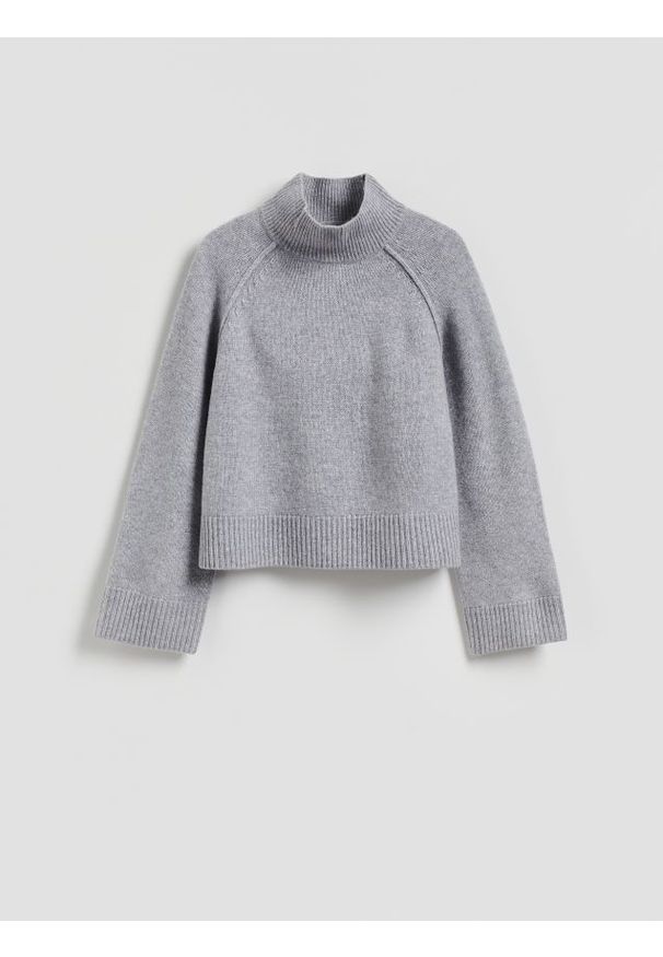 Reserved - Wełniany sweter z golfem - jasnoszary. Typ kołnierza: golf. Kolor: szary. Materiał: wełna