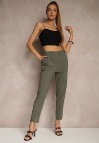 Renee - Ciemnozielone Spodnie z Wiskozą High Waist i Ozdobnymi Napami Redaira. Okazja: na co dzień. Stan: podwyższony. Kolor: zielony. Materiał: wiskoza. Wzór: aplikacja. Styl: sportowy, elegancki, casual #5