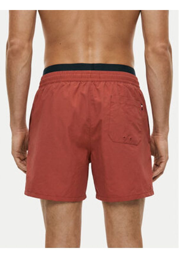 TOMMY HILFIGER - Tommy Hilfiger Szorty kąpielowe UM0UM03749 Czerwony Regular Fit. Kolor: czerwony. Materiał: syntetyk