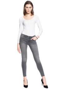 Wrangler - SPODNIE DAMSKIE WRANGLER SKINNY SKY GREY W28KKS74H 112128299