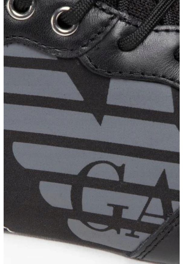 EA7 Emporio Armani - EA7 Czarne sneakersy z białą podeszwą. Kolor: czarny