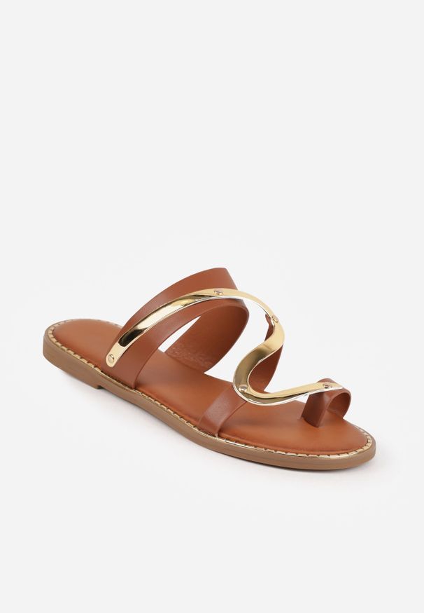 Renee - Jasnobrązowe Klapki Japonki z Paskiem na Palec Zdobione Metaliczną Aplikacją Trisgeiros. Okazja: na co dzień. Kolor: brązowy. Wzór: aplikacja. Sezon: lato. Styl: casual