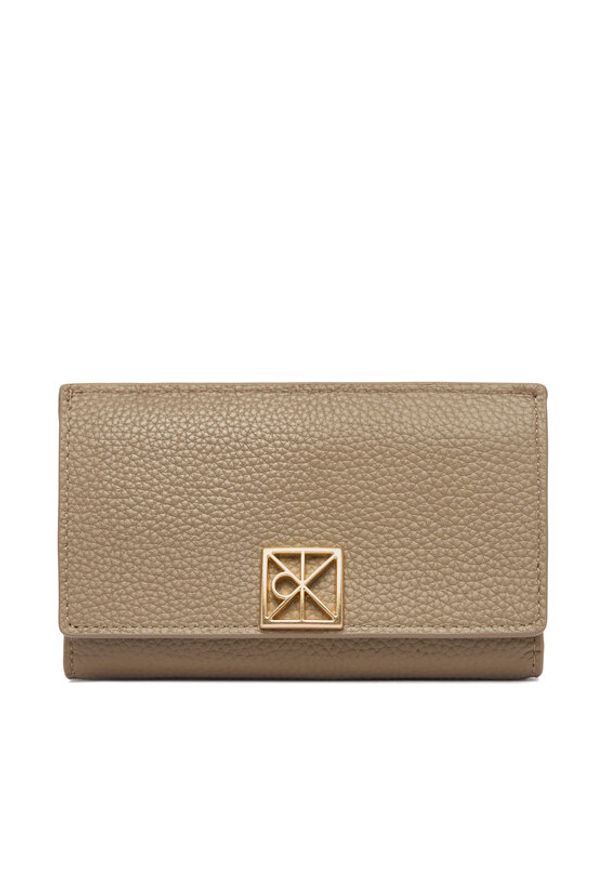 Calvin Klein Portfel Emblem Hw Pebble Snap Cardholder LV04F1127G Beżowy. Kolor: beżowy. Materiał: skóra