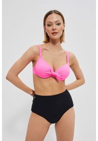 MOODO - Dół od bikini high waist czarny. Stan: podwyższony. Kolor: czarny. Materiał: poliester, poliamid, elastan. Wzór: gładki