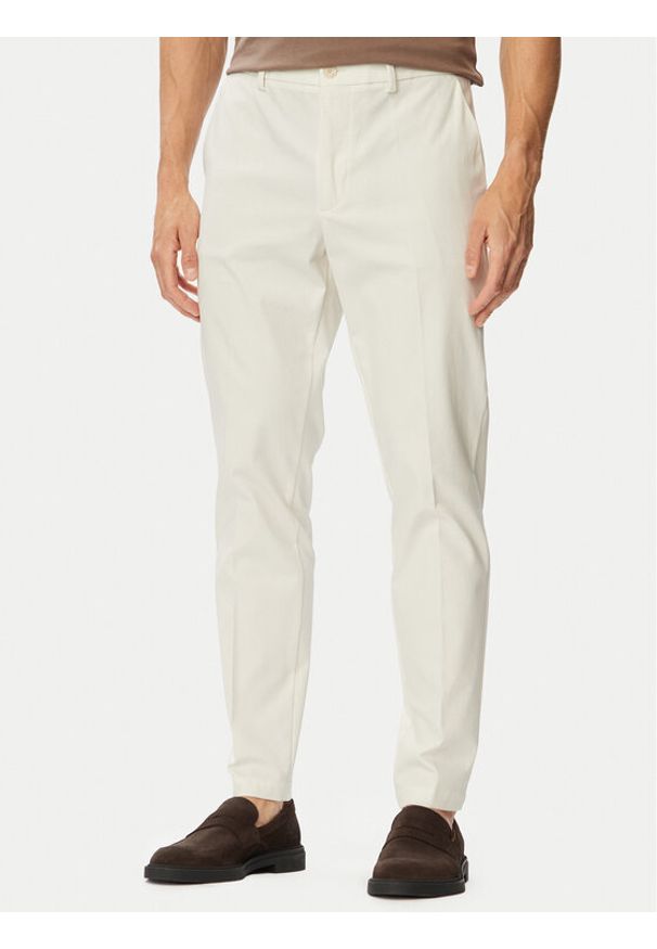 BOSS Chinosy Kaiton1 50543945 Kremowy Regular Fit. Kolor: kremowy. Materiał: syntetyk