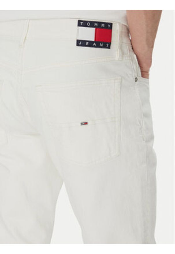 Tommy Jeans Jeansy DM0DM20980 Biały Slim Fit. Kolor: biały