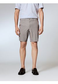 Reserved - Szorty regular fit - szary. Kolor: szary. Materiał: bawełna, włókno, tkanina