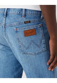 Wrangler - WRANGLER GREENSBORO MĘSKIE SPODNIE JEANSOWE JEANSY BLUE BILL W15QEH40O