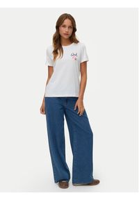 Vero Moda T-Shirt Ikami 10340181 Biały Regular Fit. Kolor: biały. Materiał: bawełna #6