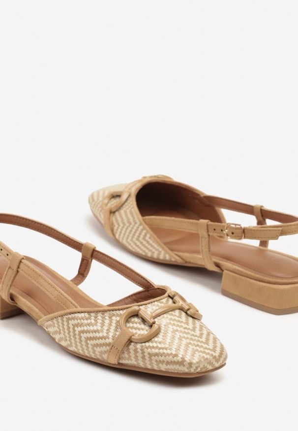 Born2be - Ciemnobeżowe Sandały Slingback z Tweedowymi Zdobieniami i Ozdobną Aplikacją Ridianoria. Okazja: na co dzień. Zapięcie: pasek. Kolor: beżowy. Materiał: jeans. Wzór: aplikacja. Obcas: na obcasie. Styl: casual, elegancki. Wysokość obcasa: niski