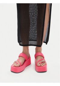 Juicy Couture Japonki WSS21515-01 Różowy. Kolor: różowy. Materiał: materiał #1