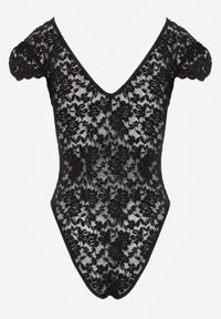 Renee - Czarne Letnie Body z Koronki z Dekoltem w Serek Myrione. Okazja: na co dzień. Typ kołnierza: dekolt w serek. Kolor: czarny. Materiał: koronka. Wzór: koronka. Sezon: lato. Styl: casual #8