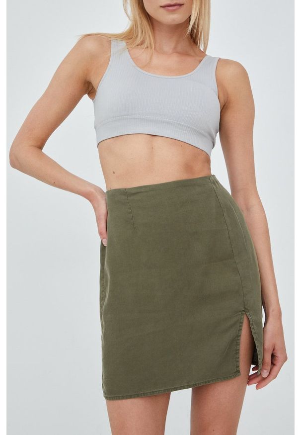 Noisy may - Noisy May spódnica kolor zielony mini prosta. Okazja: na co dzień. Stan: podwyższony. Kolor: zielony. Materiał: lyocell, jedwab, materiał, tkanina. Styl: casual