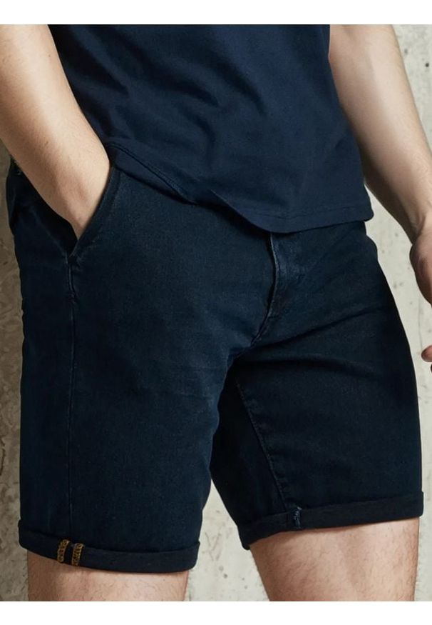 Sinsay - Szorty jeansowe chino - niebieski. Kolor: niebieski. Materiał: jeans