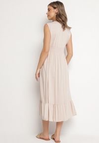 Born2be - Beżowa Wiskozowa Sukienka o Kopertowym Kroju z Falbanką Uliria. Kolor: beżowy. Materiał: wiskoza. Typ sukienki: kopertowe. Styl: elegancki #3