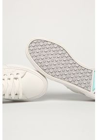 Helly Hansen - Buty Copenhagen. Nosek buta: okrągły. Zapięcie: sznurówki. Kolor: biały. Materiał: materiał, skóra. Sport: turystyka piesza #2