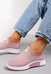 Renee - Różowe Buty Sportowe Daemnessa. Zapięcie: bez zapięcia. Kolor: różowy. Materiał: jeans, dresówka, materiał. Szerokość cholewki: normalna. Wzór: jednolity #1