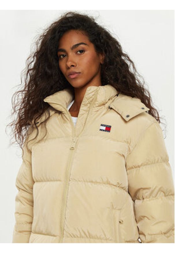Tommy Jeans Kurtka puchowa Alaska DW0DW18610 Beżowy Regular Fit. Kolor: beżowy. Materiał: syntetyk