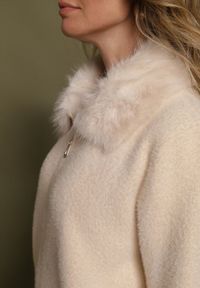 Born2be - Beżowy Kardigan z Wełną z Futrzanym Kołnierzem Zapinany na Suwak Sistte. Okazja: na co dzień. Kolor: beżowy. Materiał: wełna, futro. Długość rękawa: długi rękaw. Długość: długie. Styl: casual #2