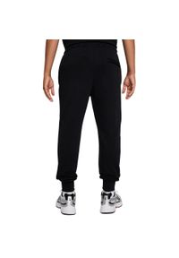 Spodnie treningowe męskie Nike Club Pant. Kolor: czarny. Materiał: dresówka. Sport: fitness