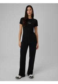 4f - 4F T-shirt slim z nadrukiem damski - czarny S. Okazja: na co dzień. Kolor: czarny. Materiał: jeans, materiał. Wzór: nadruk. Styl: casual #2
