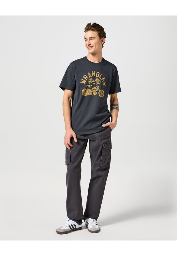 Wrangler - MESKIE SPODNIE MATERIAŁOWE CASEY JONES CARGO REGULAR FADED BLACK 112356845 W175008628