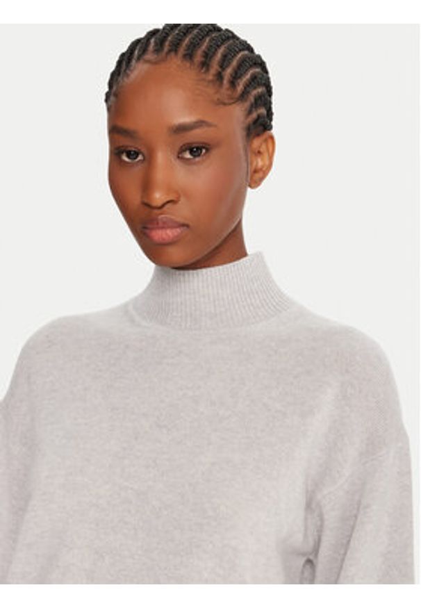 Marella Golf Febo 2523366112 Écru Regular Fit. Typ kołnierza: golf. Kolor: kremowy. Materiał: kaszmir