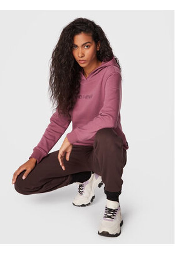 skechers - Skechers Bluza Signature WHD69 Różowy Regular Fit. Kolor: różowy. Materiał: bawełna, syntetyk
