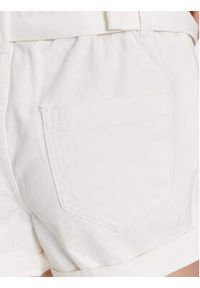 Glamorous Szorty jeansowe CK6957 Biały Regular Fit. Kolor: biały. Materiał: bawełna #8